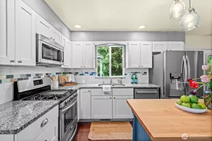 7284 Creek Wood Pl NE, Bremerton, WA 98311 - Photo 8
