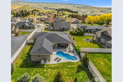 3512 Dianna Way, Wenatchee, WA 98801 - Photo 2