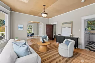 920 4th Ave N, Seattle, WA 98109 - Photo 10