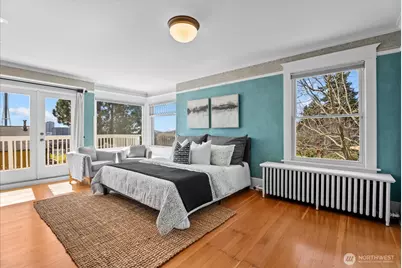 920 4th Avenue N, Seattle, WA 98109 - Photo 24