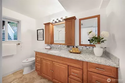 5235 Highland Drive, Bellevue, WA 98006 - Photo 30