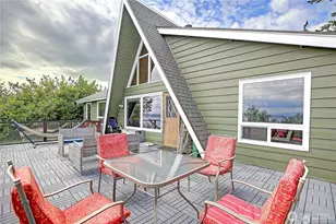 979 Cavalero Rd, Camano Island, WA 98282 - Photo 10