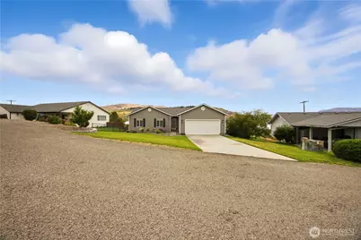 121 Pryor Drive, Pateros, WA 98846 - Photo 4