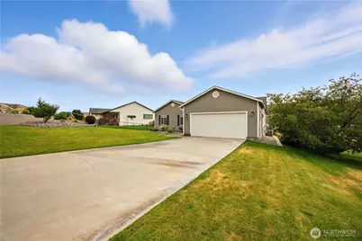 121 Pryor Drive, Pateros, WA 98846 - Photo 2