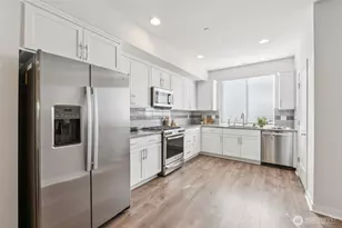 10942 NE 189th Pl, Bothell, WA 98011 - Photo 8