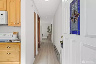 1230 101st Place NE #1230, Bellevue, WA 98004 - Photo 4