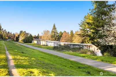 12012 North Park Avenue N, Seattle, WA 98133 - Photo 32