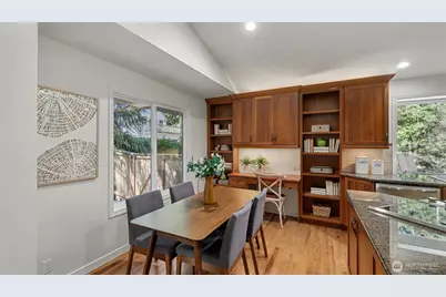 2208 226th Place NE, Sammamish, WA 98074 - Photo 10