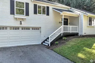 2208 226th Pl NE, Sammamish, WA 98074 - Photo 2