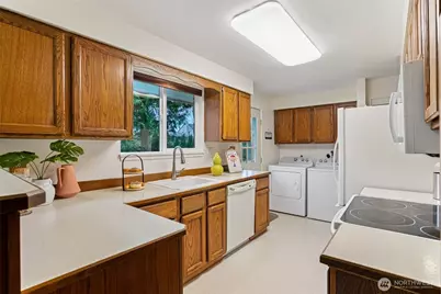 1223 N 188th Street, Shoreline, WA 98133 - Photo 8