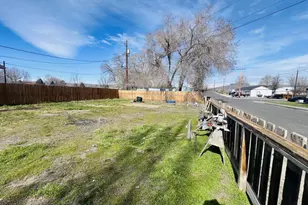 34 SE 4th Ave, Soap Lake, WA 98851 - Photo 2