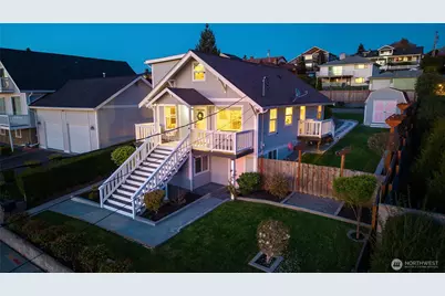 808 Renton Avenue S, Renton, WA 98057 - Photo 2