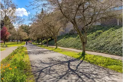 3300 Meridian Avenue N #409, Seattle, WA 98103 - Photo 34