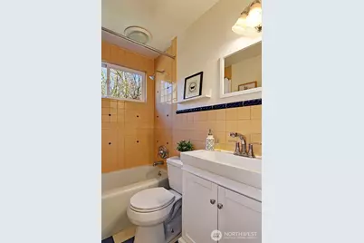 942 N 81st Street, Seattle, WA 98103 - Photo 14