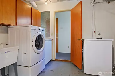 942 N 81st Street, Seattle, WA 98103 - Photo 20