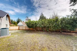 627 N Waugh Rd, Mount Vernon, WA 98273 - Photo 6