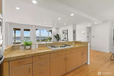 2800 68th Avenue SE, Mercer Island, WA 98040 - Photo 14