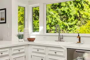 6490 NE Dapple Ct, Bainbridge Island, WA 98110 - Photo 14