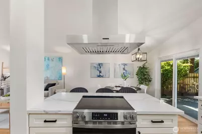 14240 Lake Hills Boulevard, Bellevue, WA 98007 - Photo 18