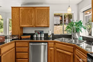 930 51st St SE, Auburn, WA 98092 - Photo 8