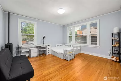 905 NE 43rd Street #107, Seattle, WA 98105 - Photo 12