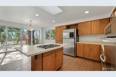 912 168th Place NE, Bellevue, WA 98008 - Photo 8