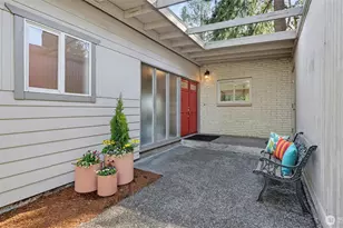 912 168th Pl NE, Bellevue, WA 98008 - Photo 2