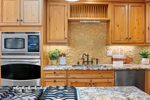 12649 NE 104th St, Kirkland, WA 98033 - Photo 32