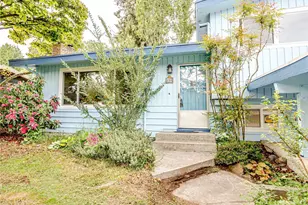 110 N 201st St, Shoreline, WA 98133 - Photo 2