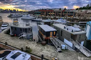 2309 N Northlake Way, Seattle, WA 98103 - Photo 4