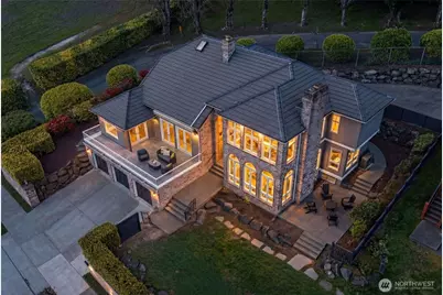 4550 49th Avenue NE, Seattle, WA 98105 - Photo 1