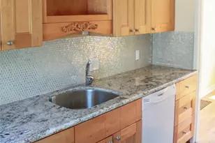 8001 Densmore Ave N, Seattle, WA 98103 - Photo 10