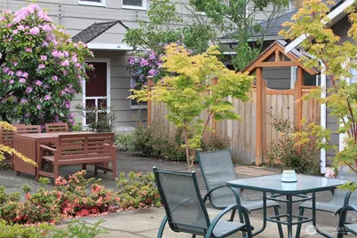 8001 Densmore Avenue N, Seattle, WA 98103 - Photo 20