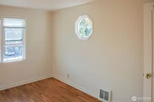 8001 Densmore Ave N, Seattle, WA 98103 - Photo 8