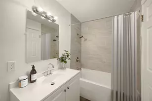 12211 SE 59th St, Bellevue, WA 98006 - Photo 16