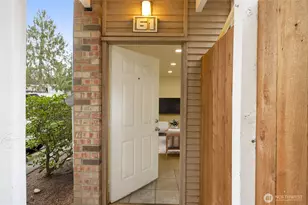 12211 SE 59th St, Bellevue, WA 98006 - Photo 2