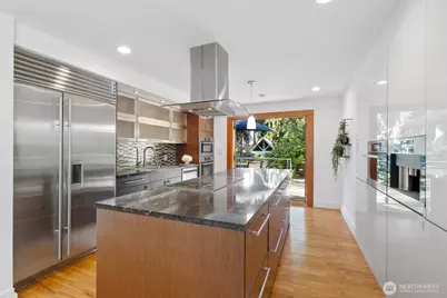 9615 NE 26th Street, Clyde Hill, WA 98004 - Photo 10