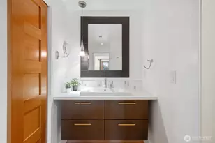 9615 NE 26th St, Clyde Hill, WA 98004 - Photo 16