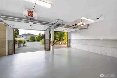 9615 NE 26th Street, Clyde Hill, WA 98004 - Photo 32