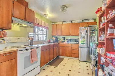 4560 34th Avenue S, Seattle, WA 98118 - Photo 6