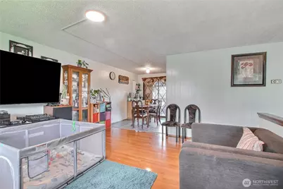 4560 34th Avenue S, Seattle, WA 98118 - Photo 4