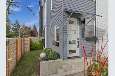 6320 41st Avenue SW #A, Seattle, WA 98136 - Photo 2