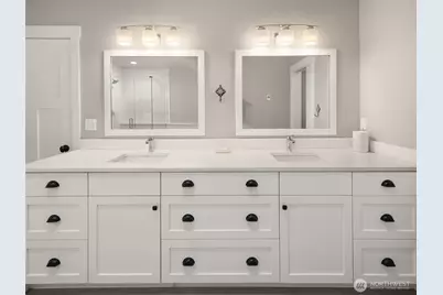 10060 NE Springwood Lane, Bainbridge Island, WA 98110 - Photo 24