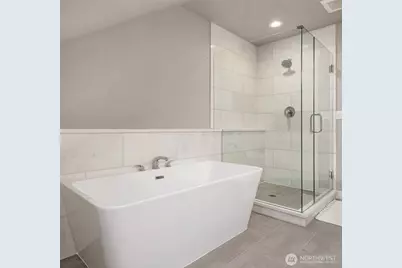 10060 NE Springwood Lane, Bainbridge Island, WA 98110 - Photo 22