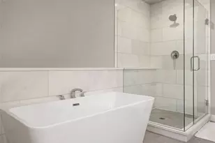 10060 NE Springwood Ln, Bainbridge Island, WA 98110 - Photo 22