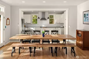 10060 NE Springwood Ln, Bainbridge Island, WA 98110 - Photo 8