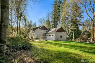 10060 NE Springwood Ln, Bainbridge Island, WA 98110 - Photo 30