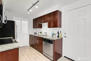 3045 20th Ave W, Seattle, WA 98199 - Photo 8