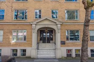 7 Harrison St, Seattle, WA 98109 - Photo 2