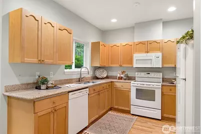 9403 176 Place NE #3, Redmond, WA 98052 - Photo 10